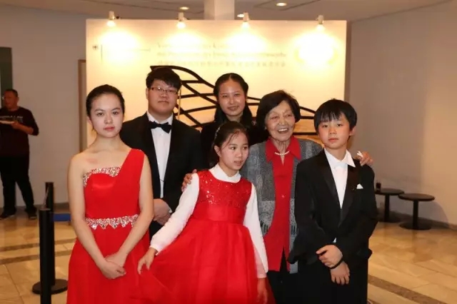 团聚|德国大使馆&欧米勒获奖选手圣诞音乐会